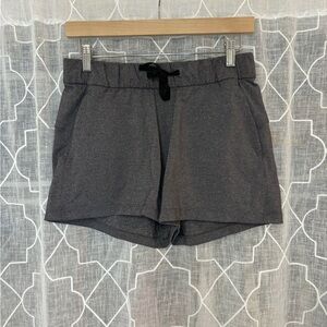 Lululemon gray cinch-able size 6 shorts